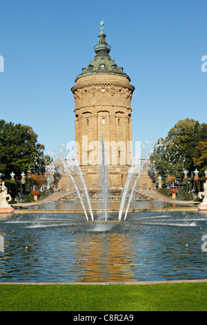 Tour de l'eau Frédéric Park, Mannheim Baden Württemberg Allemagne Banque D'Images