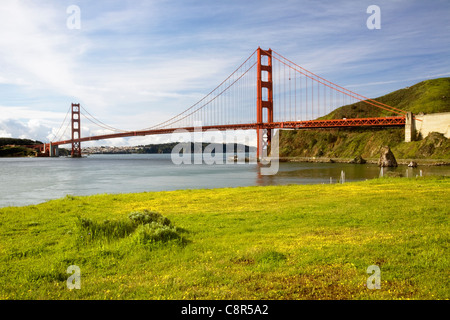 CA01049-00...en Californie - Le Golden Gate Bridge et la baie de San Francisco à partir de Fort Baker. Banque D'Images