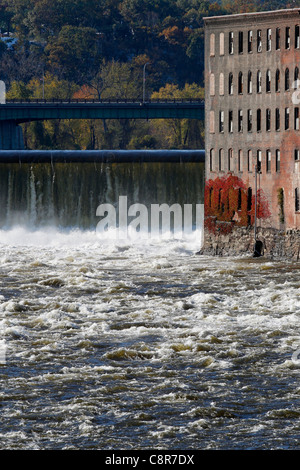 Hadley Falls sur la rivière Connecticut à South Hadley, Massachusetts Banque D'Images