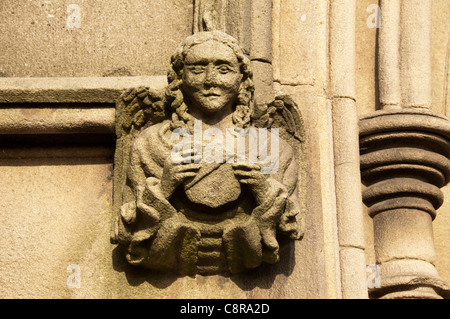 Le grotesque de l'église St Pierre, Ashton en vertu de Lyne, Tameside, Manchester, Angleterre, RU Banque D'Images