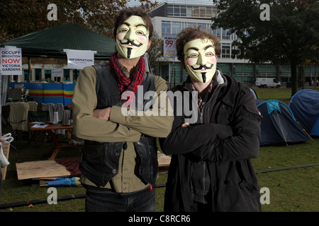 Un petit groupe de personnes ont commencé une campagne de Brighton occupent, mise en place des tentes dans les jardins Victoria de la ville dans un style similaire à la récente occupation de la Cathédrale St Paul à Londres. Sur la photo, les protestataires à Brighton, East Sussex, UK. Banque D'Images