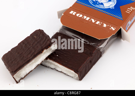 Boîte de 113 grammes de chocolat noir menthe Romneys Kendal gâteau Banque D'Images