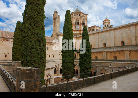 Vue de l'Abbaye Royale de Santa Maria de Poblet. Vimbodi i Poblet, Catalogne, Espagne. Banque D'Images