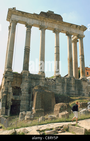 Temple de Saturne Forum Romain romain de Rome Banque D'Images