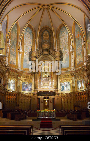 L'église du monastère de Montserrat. Abbaye de Santa Maria de Montserrat, en Catalogne, Espagne. Banque D'Images