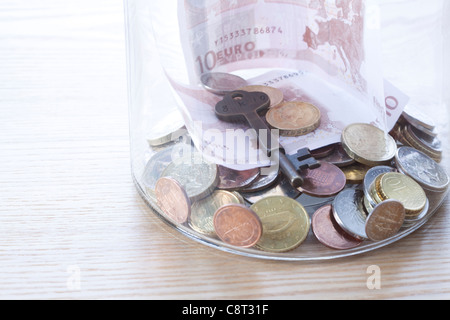 Pot en verre à l'intérieur de la monnaie Banque D'Images