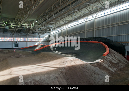 Intérieur de la National Indoor BMX Centre à Sportcity, Eastlands, Clayton, Manchester, Angleterre, RU Banque D'Images