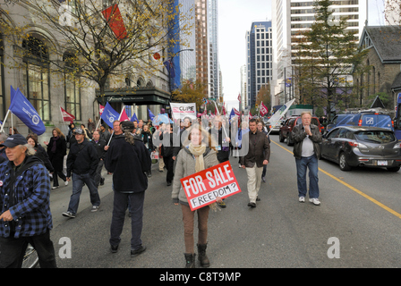 Les délégués de l'union nationale du travail SCFP-CPFP mars au centre-ville de Vancouver à l'appui de 'occuper' Vancouver. Vancouver - le 1 novembre 2011 Banque D'Images