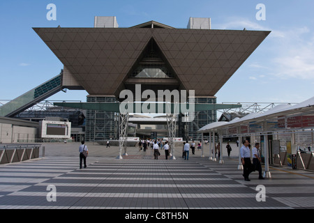 Le Tokyo International Exhibition Centre, communément connu sous le nom de Tokyo Big Sight à Odaiba, Tokyo, Japon Banque D'Images