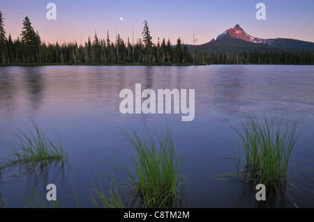 USA (Oregon), Grand Lac et Mt. Washington Banque D'Images