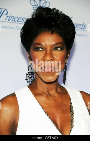 Natalie Cole aux arrivées pour 2011 Princess Grace Awards Gala, Le Restaurant Cipriani 42nd Street, New York, NY Le 1 novembre 2011. Photo par : Desiree Navarro/Everett Collection Banque D'Images