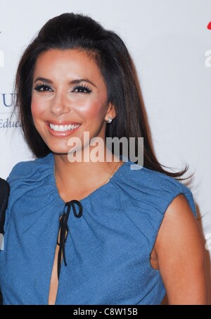 Eva Longoria aux arrivées d'exécution spéciale STARS Gala-bénéfice 2011, Beverly Hilton Hotel, Los Angeles, CA 1 novembre 2011. Photo par : Elizabeth Goodenough/Everett Collection Banque D'Images