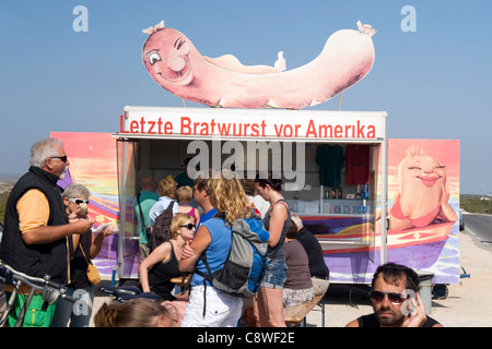 Le Portugal , Algarve , le cap Cap Cabo S. Saint St Vincent saucisse bratwurst ou dernier hot-dog ou caler avant l'Amérique ou USA Banque D'Images