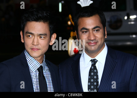 JOHN Cho et Kal Penn UN Harold et Kumar 3D CHRISTMAS. NEW LINE CINEMA HOLLYWOOD LOS ANGELES CALIFORNIA USA 02 novembre 20 Banque D'Images