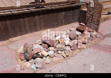 La tombe de cow-boy rigolo, Calico Ghost ville minière abandonnée, Yermo, Comté de San Bernardino, Californie, USA Banque D'Images