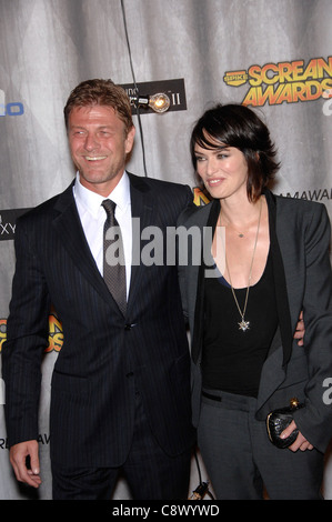 Sean Bean, Lena Headey aux arrivées de Scream Awards 2011 par Spike TV, Universal Studios, Los Angeles, CA 15 Octobre, 2011. Banque D'Images