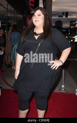 Ashley Fink à arrivants pour AMERICAN HORROR STORY Premiere, Arclight Cinerama Dome, Los Angeles, CA 3 octobre 2011. Photo par : Banque D'Images