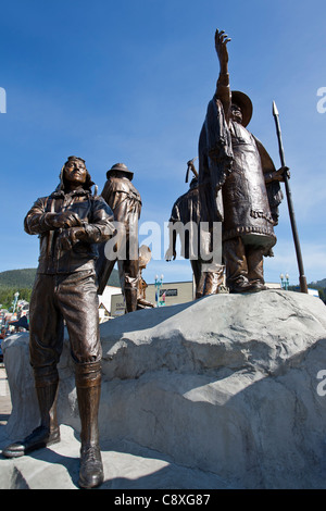 Monument aux pionniers intitulé 'La Roche' 2010 par l'artiste David Rubin. Port de Ketchikan. De l'Alaska. USA Banque D'Images