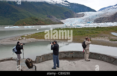 Les photographes. Mendenhall Glacier. Juneau. De l'Alaska. USA Banque D'Images
