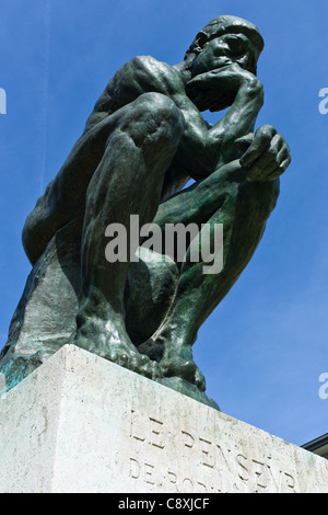 Paris, "Le Penseur" sculptures d'août Rodi dans le musée Rodin Banque D'Images