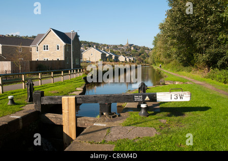 Huddersfield le canal étroit à Mossley, Tameside, Greater Manchester, Angleterre, RU Banque D'Images