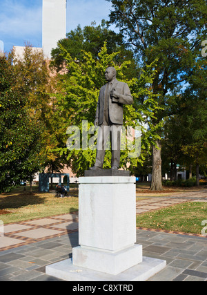 Statue du révérend Martin Luther King dans Kelly Ingram Park, District de droits civils, Birmingham, Alabama, USA Banque D'Images