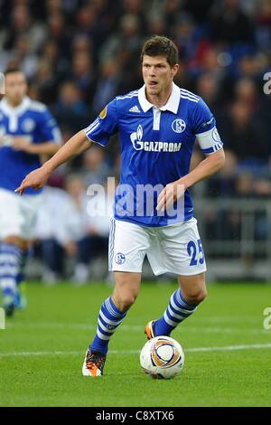 03 11 2011 L'UEFA Europa League phase de groupes FC Schalke 04 contre l'AEK Larnaca dans la Veltins Arena de Gelsenkirchen. Klaas Jan Huntelaar Schalke Banque D'Images