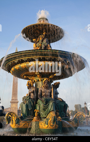 France, Paris, Place de la Concorde, La Fontaine des mers (fontaine des mers), par Jacques Ignace Hittorff Banque D'Images