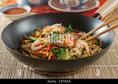 Chow mein nouilles frites Chinese food Banque D'Images