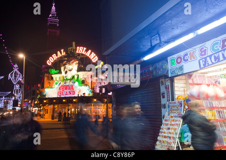 La promenade de Blackpool allumé pendant l'assemblée annuelle, les illuminations de Blackpool Lancashire, Royaume-Uni. Banque D'Images