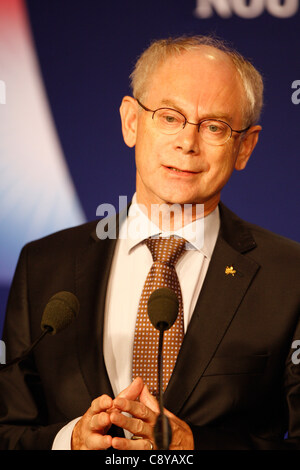 HERMAN VAN ROMPUY PRÉSIDENT DU CONSEIL EUROPÉEN LE 04 NOVEMBRE 2011 PALAIS DE FESTIVAL CANNES FRANCE Banque D'Images