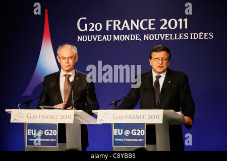 HERMAN VAN ROMPUY et José Manuel Durao Barroso, PRÉSIDENT DU CONSEIL EUROPÉEN LE 04 NOVEMBRE 2011 PALAIS DE FESTIVAL CANNES FRANCE Banque D'Images