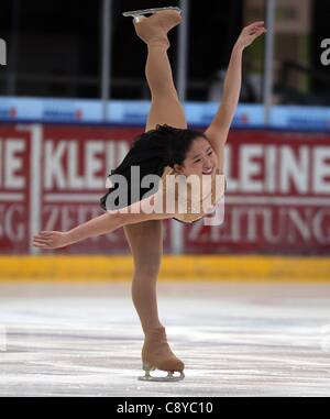 04 11 2011 Figure skating Icechallenge 2011 Graz Autriche programme court pour les femmes photo montre Caroline Zhang USA Banque D'Images