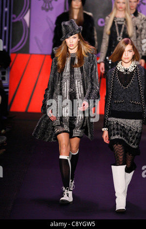 Anna Sui - Piste - Automne/Hiver 2011 Collection - New York Fashion Week Banque D'Images