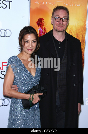 MICHELLE YEOH ET DAVID THEWLIS LA DAME. Le festival de projection de gala 2011 HOLLYWOOD LOS ANGELES CALIFORNIA USA 04 novembre 2011 Banque D'Images