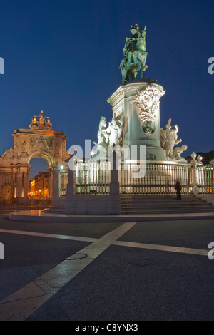 Courts de Praca de Comercio, Lisbonne, vue portrait. Banque D'Images