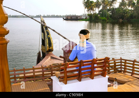 La direction de l'hespérie Kettuvallam,chambre bateau dans le Kerala Backwaters au Lac Vembanad, Inde Banque D'Images