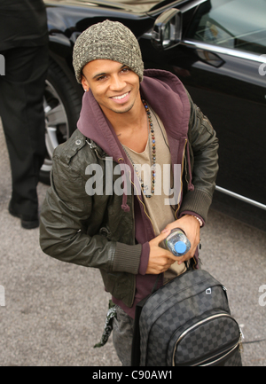 London, UK, 11/06/2011 Aston Merrygold de boyband JLS est vu arriver au facteur X live show à Londres Banque D'Images