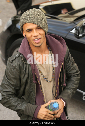 London, UK, 11/06/2011 Aston Merrygold de boyband JLS est vu arriver au facteur X live show à Londres Banque D'Images