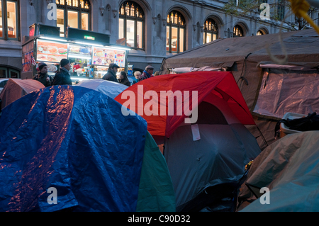 New York, NY - 6 novembre 2011 Jour 51 d'Occupy Wall Street, la place de la liberté ( Zuccotti Park ) Banque D'Images