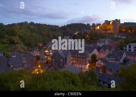 Viewl à Monschau, soir, Eifel, Rhénanie-du-, Germany, Europe Banque D'Images