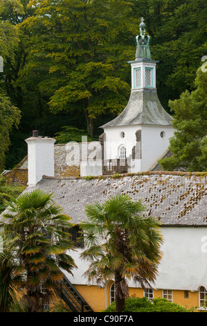 Le village de Portmeirion, fondé par Sir Clough Williams-Ellis architekt gallois en 1926, Pays de Galles, Royaume-Uni Banque D'Images