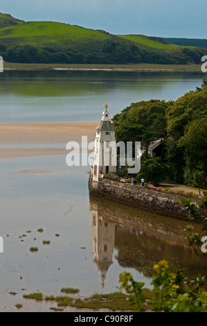 Le village de Portmeirion avec Bell Tower, fondé par Sir Clough Williams-Ellis architekt gallois en 1926, Pays de Galles, Royaume-Uni Banque D'Images