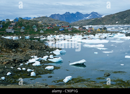 Kulusuk est un petit village dans l'Est du Groenland sur les rives de l'Torsuut Tunoq son. C'est sur une île dans le petit Banque D'Images