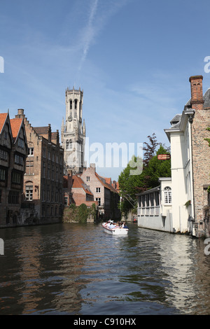 Bruges est l'une des plus belles villes médiévales d'Europe avec une richesse d'architecture historique. La vieille ville se trouve sur un réseau de Banque D'Images