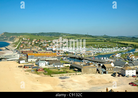 Il y a un parc de vacances et camping site sur la pittoresque côte de sable de la baie de l'Ouest près de Bridport. West Bay est un populaire Banque D'Images