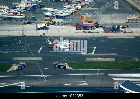 Un hélicoptère Augusta Westland AW 139 est utilisé pour la recherche et sauvetage par HM Coastguard à Portland et la région environnante. Banque D'Images