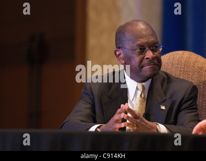 Novembre 5th, 2011 : la présidence du parti républicain US, Herman Cain au cours d'un débat de type Lincoln-Douglas dans les bois, une banlieue de Houston, au Texas. Banque D'Images