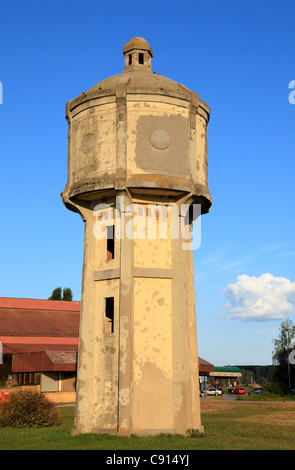 Le château d'eau de Vukovar a été fortement endommagé dans les combats de la guerre de la Serbie de 1991 et il a été préservé comme un symbole Banque D'Images