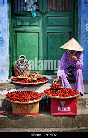 Commerçant rue vietnamiens à Hoi An Banque D'Images